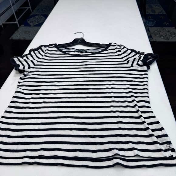 Lauren Ralph Lauren Women's Size XXL Black & White Striped Top Button Shoulders - Picture 7 of 7